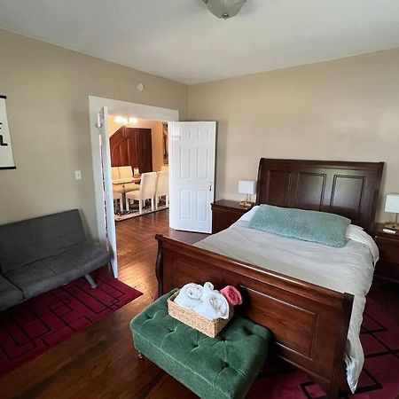 The Purple Door Apt In The Heart Of Radford City Экстерьер фото